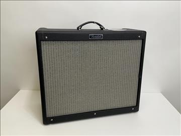 FENDER HOT ROD DeVille 212 